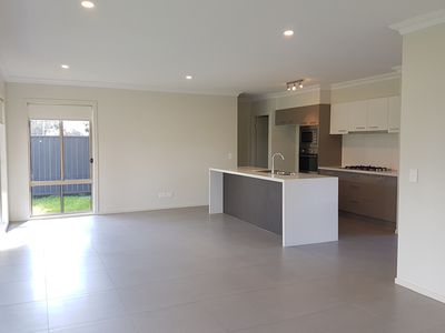 2 / 107 Central Avenue, Oak Flats