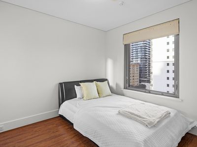 901 / 108 Terrace Road, East Perth