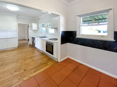 3 Little Queen Street, Forbes