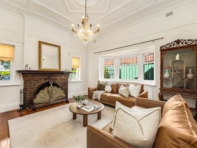 6  Webb Avenue , Glenside