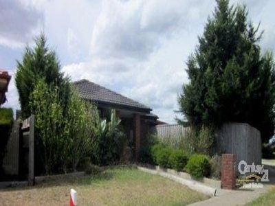 17 Lesley Drive, Hampton Park