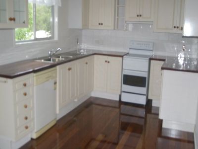 4 Bryant Court, Silkstone