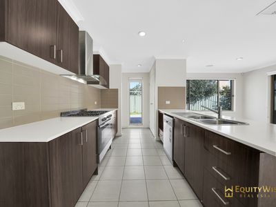 38 Avonwood Avenue, Wyndham Vale