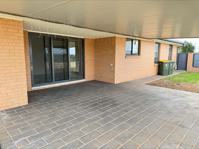 9 Vaucluse Place, Parkes