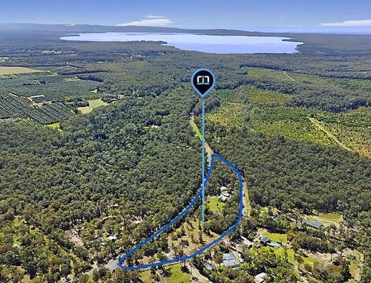 Enter Acreage Freedom with Exceptional Multi-Generational Versatility image 1