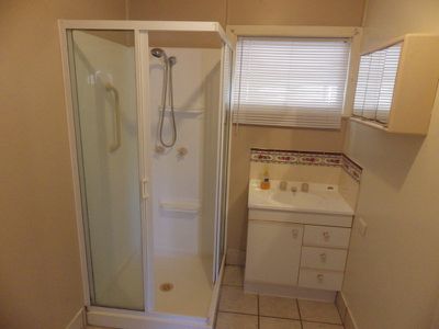 6 Walkers Lane, Booval