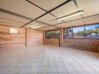 6 Lessing Place, South Lake