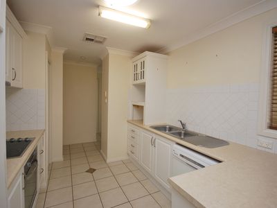 6 Parkland Place, Dubbo