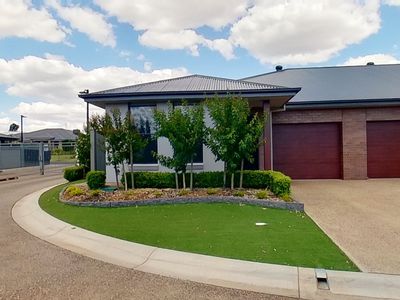 'Lakeview' / 2 Fountain Circuit, Dubbo