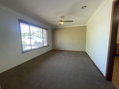 21 Potter Close, Dubbo