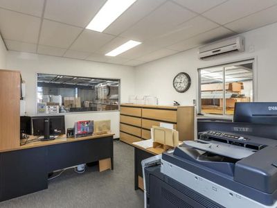 2 Loop Road, Werribee