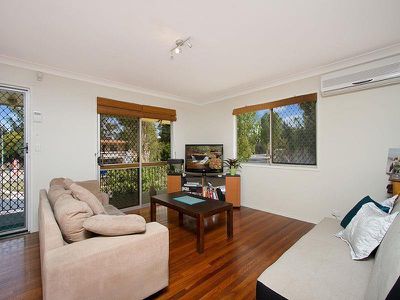 82 Woodlands Drive, Rochedale South