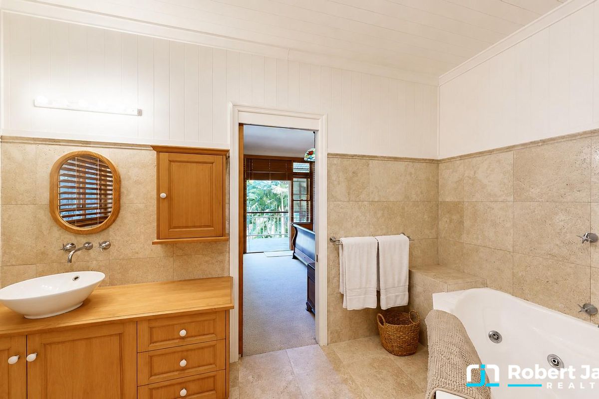14 Lakeway Drive, Cooroibah