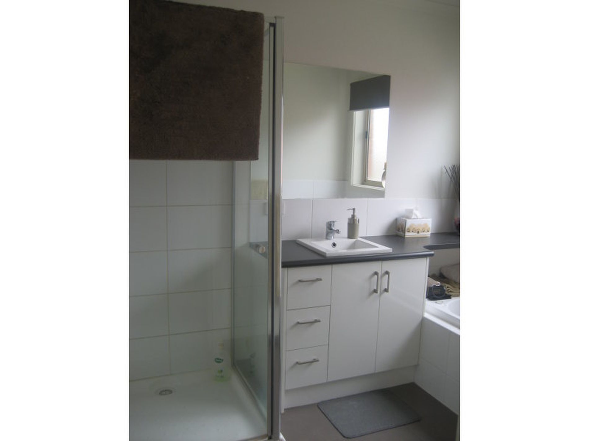 25 Moss Road, Leopold