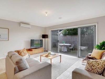 2 / 11 Boundary Road, Newcomb