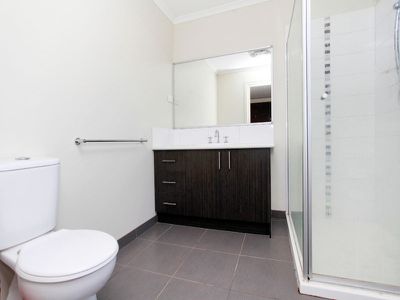 35 Chestnut Chase, Pakenham