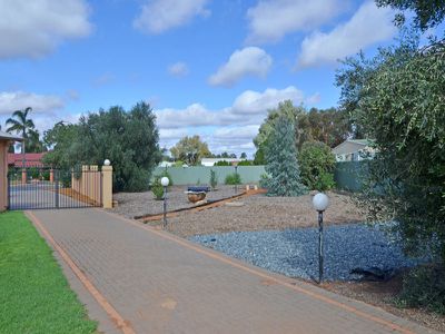 11 Hastie Court, Somerville