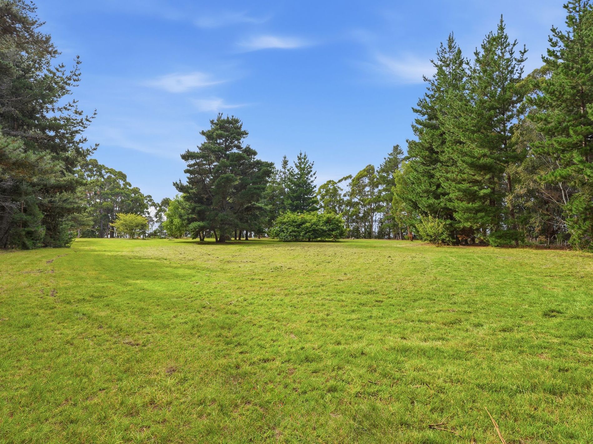 4645 Channel Highway, Gordon