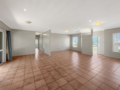 13 Storer Street, Atherton