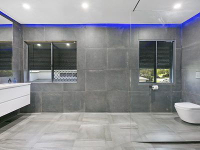 21 Riverbank Court, Ashmore