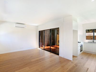 2/7 Tiernan Street, Preston