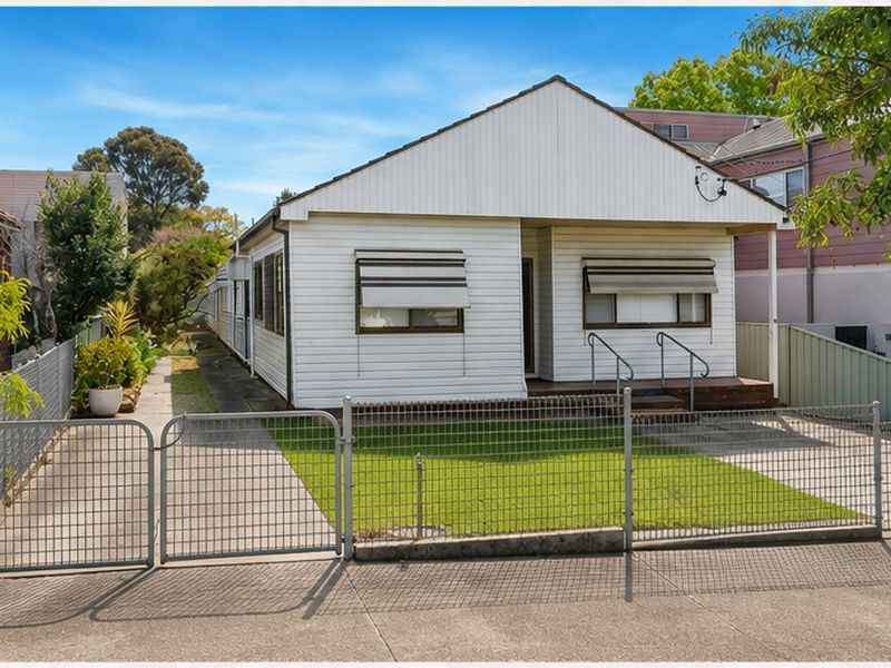 76 FOURTH AVENUE, Berala
