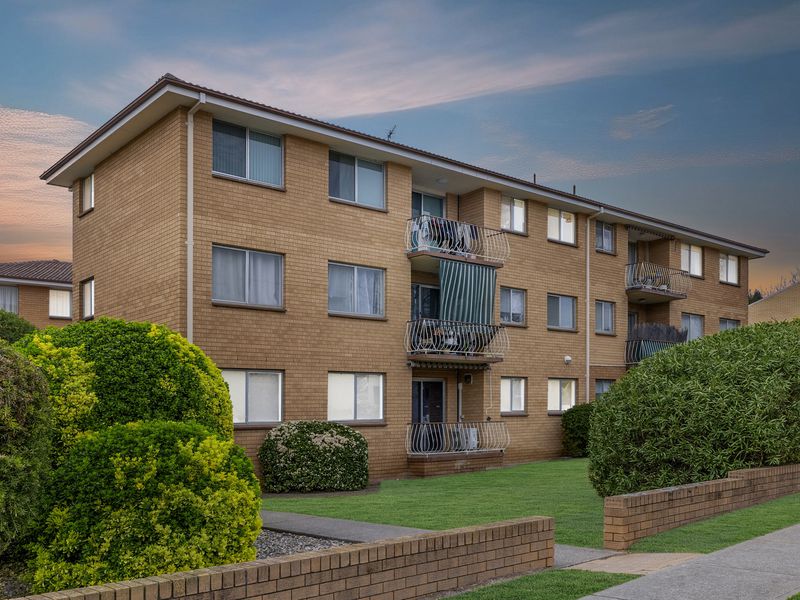 1 / 3 King Street, Crestwood