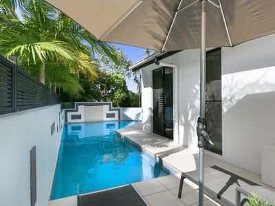 8 Lakeside Drive, Peregian Springs