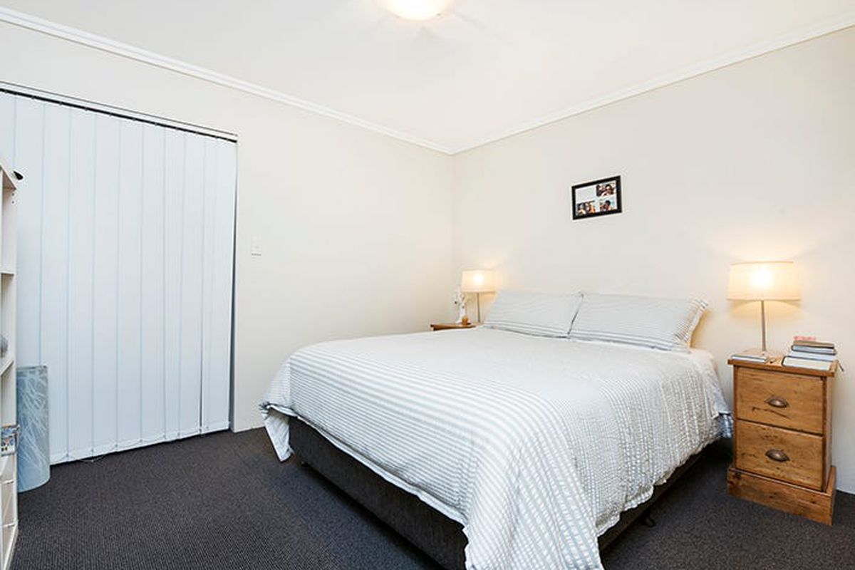 28 Marlborough Road, Homebush West