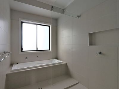 38 Saint Andrews Drive, Worrolong