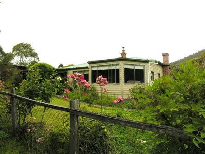 1 Field Road, Lonnavale