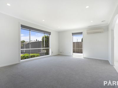 1 / 13 Willow Lane, Prospect Vale