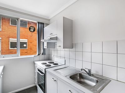 11/25 Daisy Street, Essendon