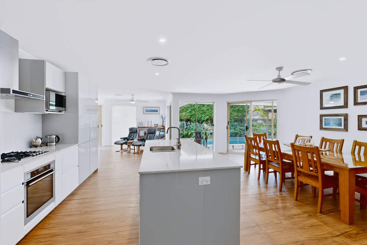 1 Feathertail Court, Tewantin