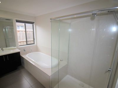 14 Headland Drive, Leopold