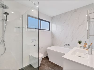 1 / 49 Medley Street, Chifley