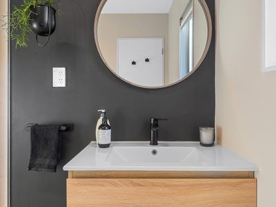 20 Admirals Court Drive, Greenhithe