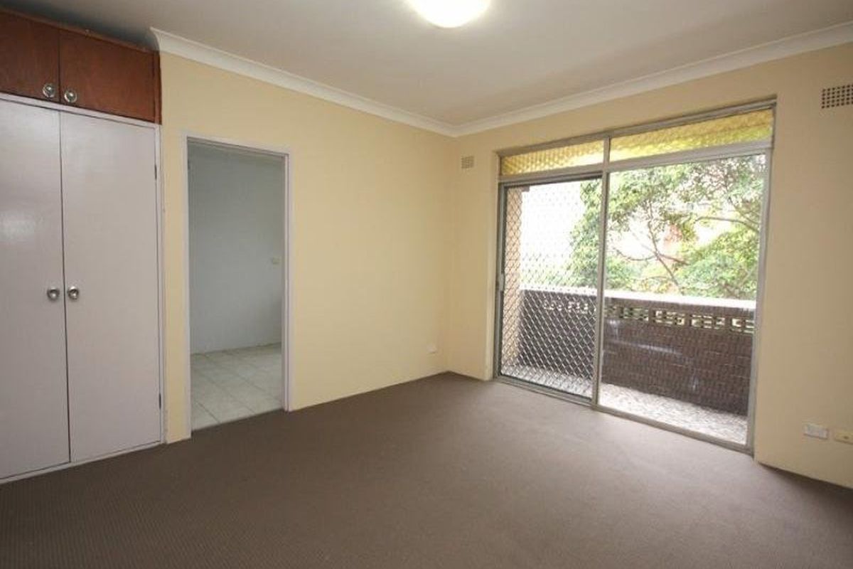 114-116 The Crescent, Homebush West