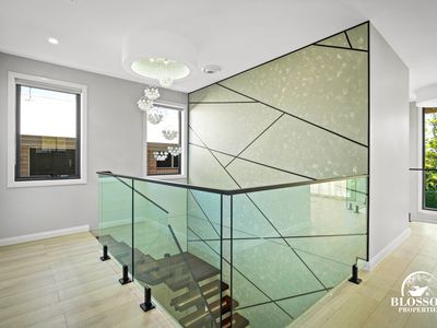 16 Sculptor Street, Box Hill