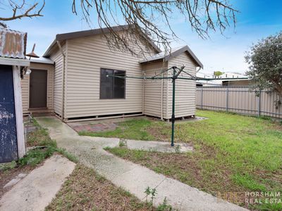 6 Railway Avenue, Horsham