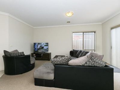 15 Cootamundra Court, Werribee