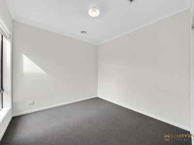 29 Tecoma Street, Manor Lakes