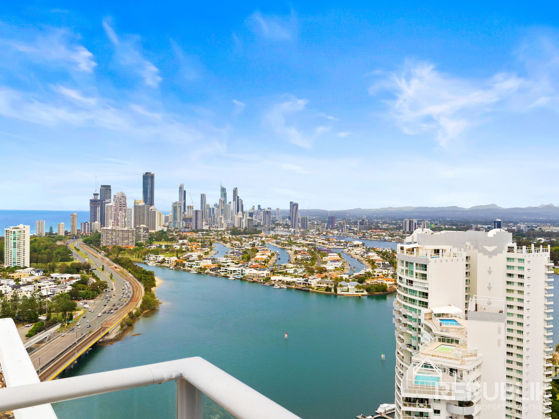 1102 / 4 COMO CRESCENT, Southport