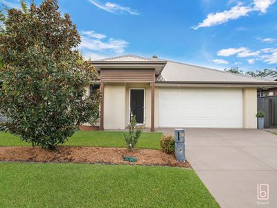 30 Minorca Circuit, Hamlyn Terrace