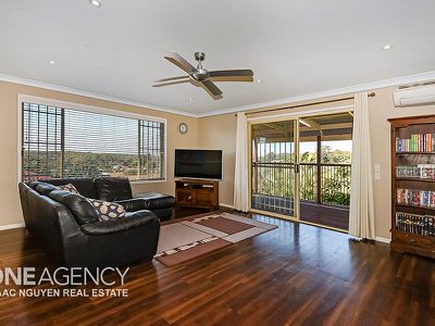 12 Vantage Close, Belmont