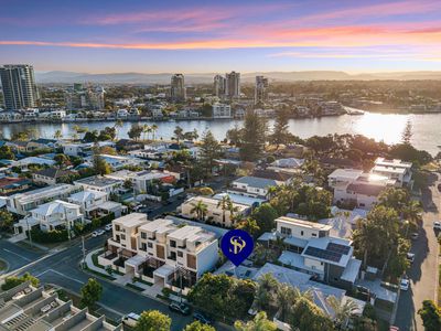 16B Oak Avenue , Surfers Paradise