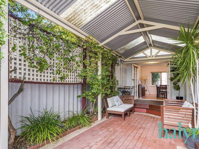 89 Scarborough Beach Road, Mount Hawthorn