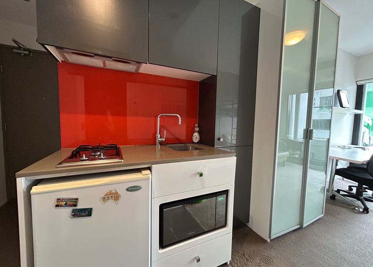 402 / 139 Bouverie Street, Carlton