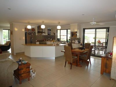 2 Honeyeater Ct, Woodgate