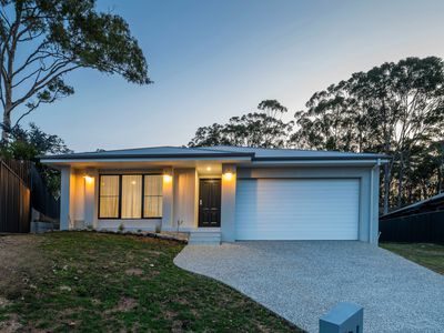 27 Admiralty Drive, Safety Beach